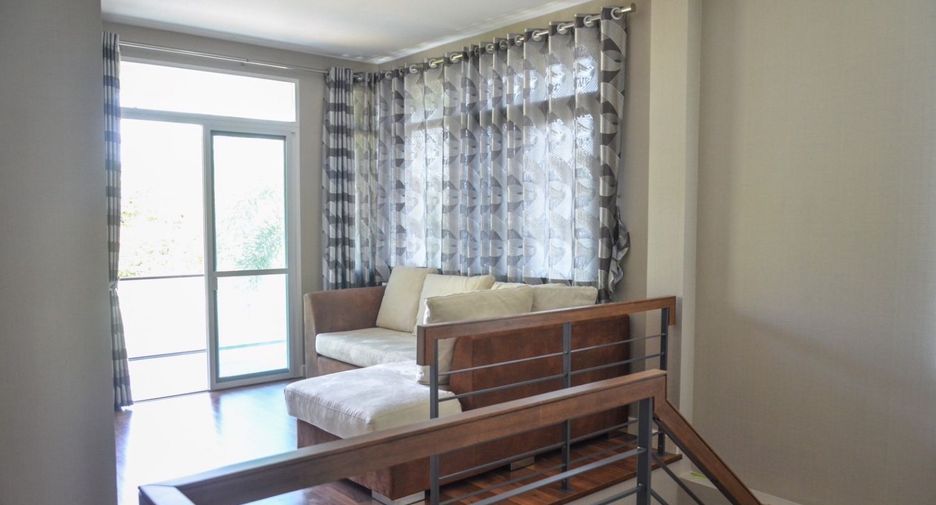 For sale 4 bedrooms house in Mueang Chiang Mai, Chiang Mai