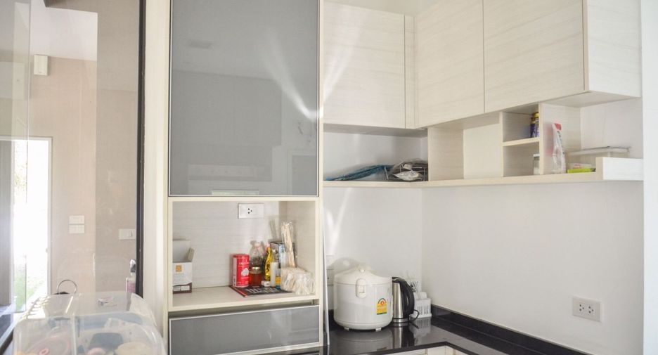 For sale 4 bedrooms house in Mueang Chiang Mai, Chiang Mai
