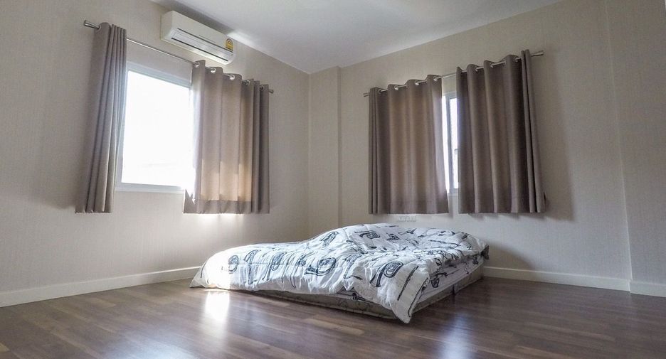 For sale 4 bedrooms house in Mueang Chiang Mai, Chiang Mai