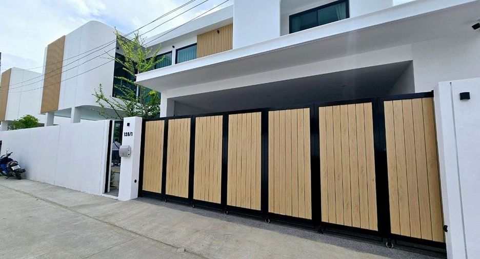 出租 4 卧室 独立屋 在 Hang Dong, Chiang Mai