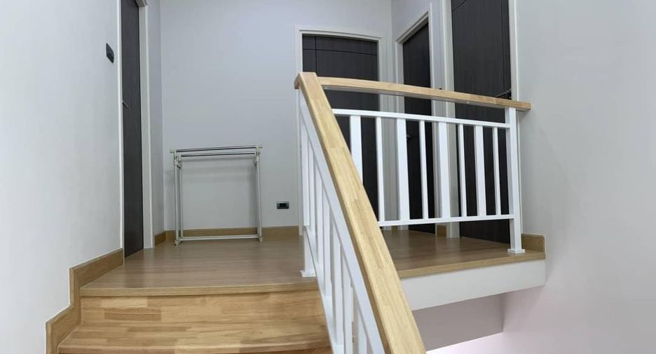 For rent 3 bedrooms house in Saraphi, Chiang Mai
