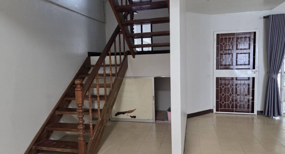 À louer 4 chambres maison de ville à Mueang Chiang Mai, Chiang Mai