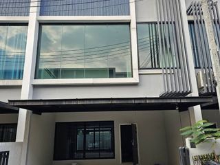 出售 3 卧室 联排别墅 在 San Sai, Chiang Mai