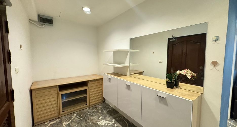À louer et à vendre 1 chambre appartement à Khlong Toei, Bangkok