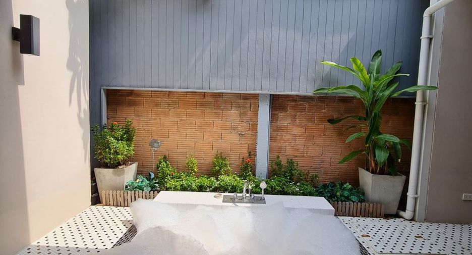 À vendre 16 chambres hôtel à Mueang Chiang Mai, Chiang Mai