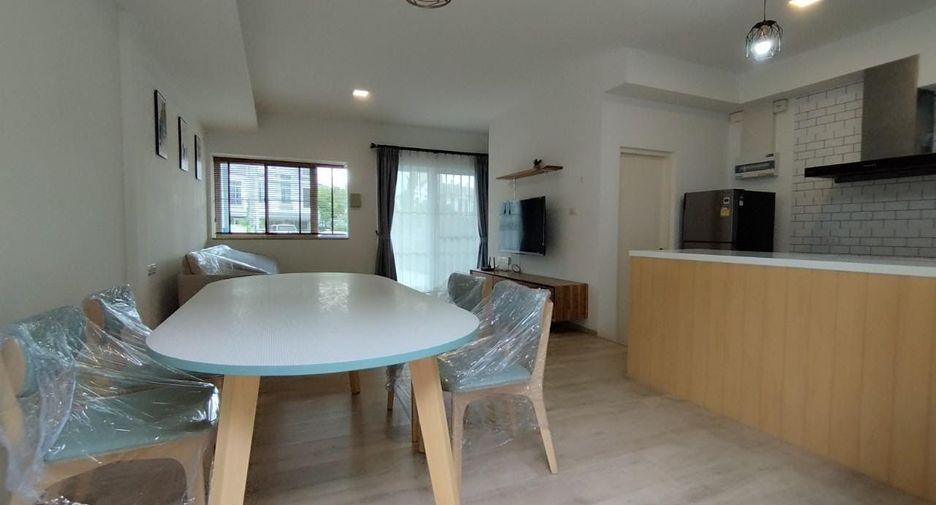 For rent 3 bedrooms townhouse in Prawet, Bangkok