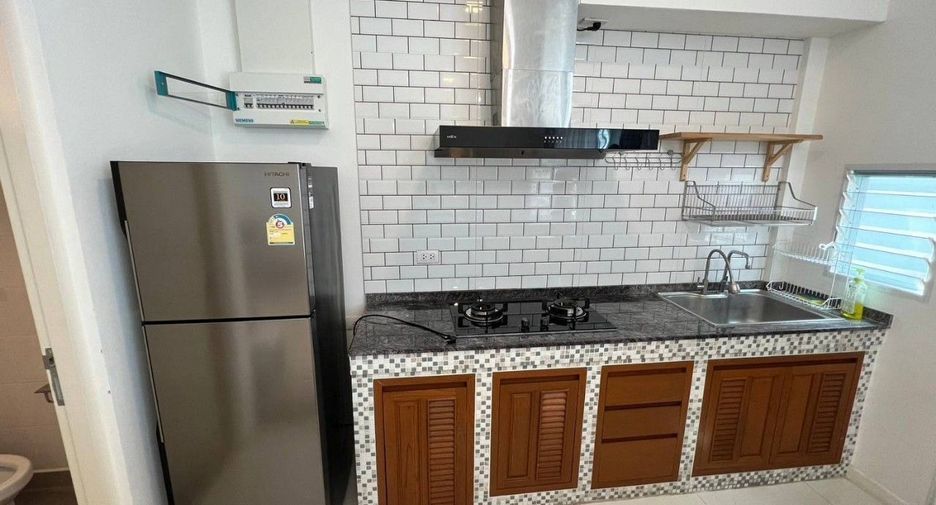 For rent 3 bedrooms townhouse in Prawet, Bangkok