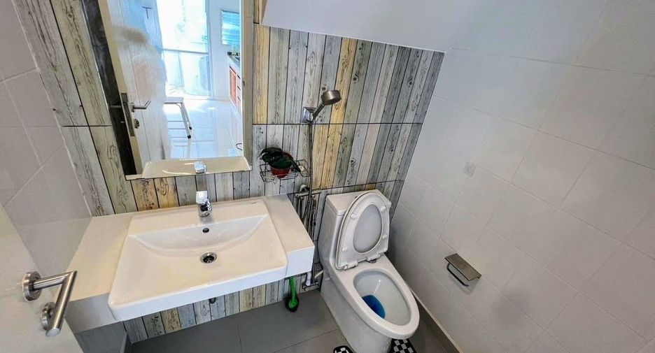 For rent 3 bedrooms townhouse in Prawet, Bangkok