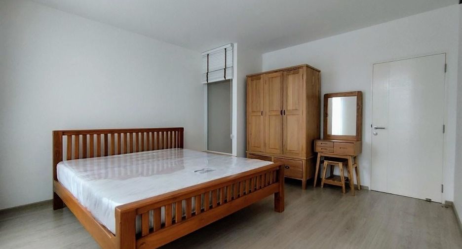 For rent 3 bedrooms townhouse in Prawet, Bangkok