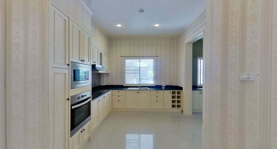 Villa zum Kauf mit 6 Zimmer in San Sai, Chiang Mai