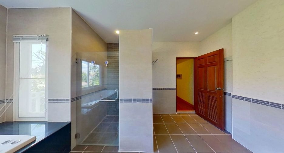 Villa zum Kauf mit 6 Zimmer in San Sai, Chiang Mai