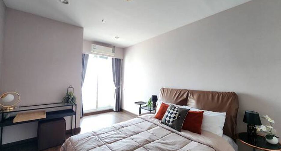 For rent 2 bedrooms condo in Yan Nawa, Bangkok
