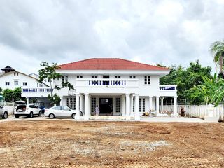 For rent 3 Beds office in Mueang Chiang Mai, Chiang Mai