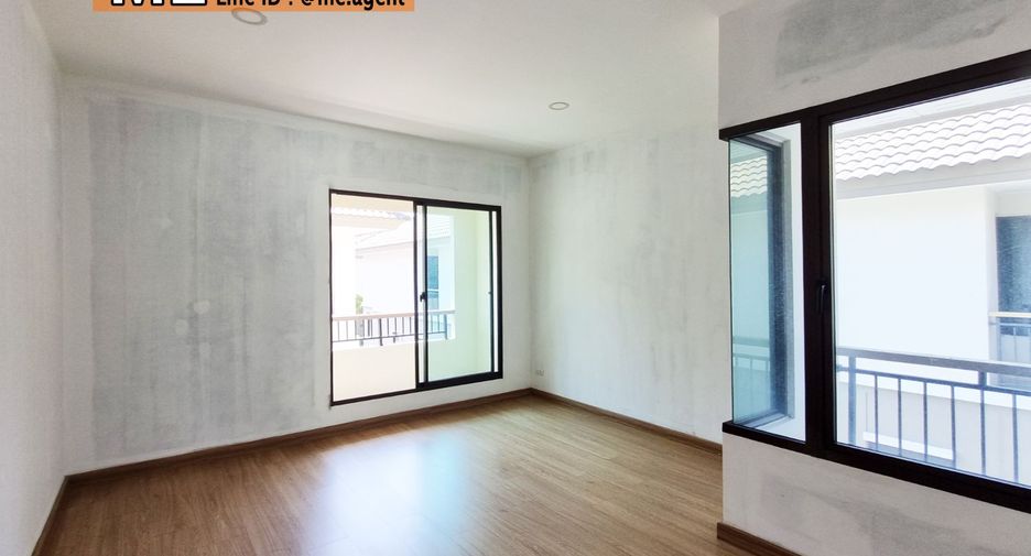 For sale 4 bedrooms house in Suan Luang, Bangkok