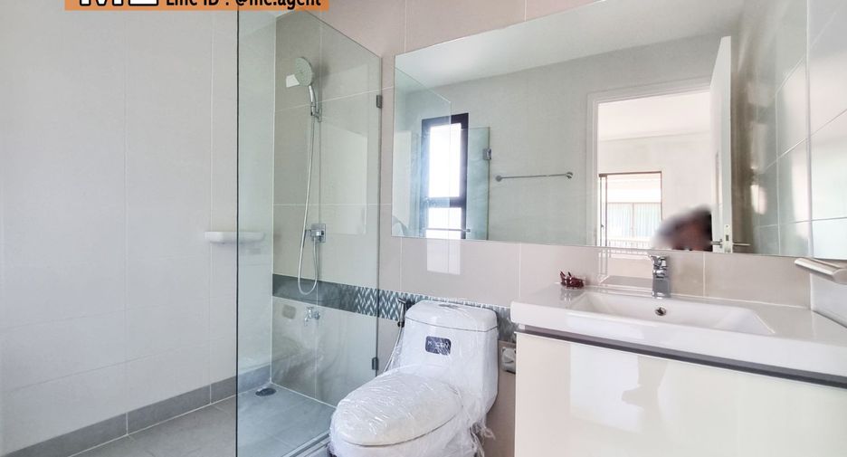 For sale 4 bedrooms house in Suan Luang, Bangkok