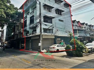 For sale 4 Beds retail Space in Bangkok Yai, Bangkok