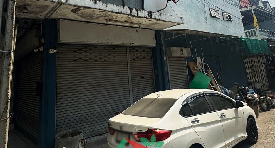 For sale 4 bedrooms retail Space in Bangkok Yai, Bangkok
