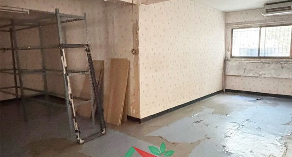 For sale 4 bedrooms retail Space in Bangkok Yai, Bangkok