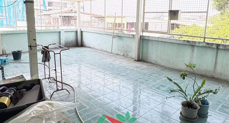 For sale 4 bedrooms retail Space in Bangkok Yai, Bangkok