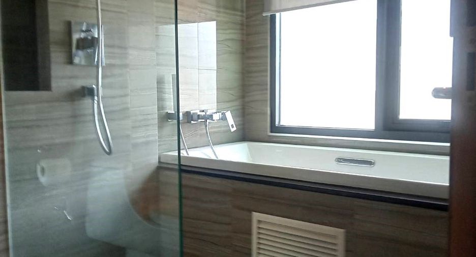 À louer 2 chambres condo à Pathum Wan, Bangkok