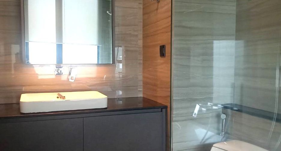 À louer 2 chambres condo à Pathum Wan, Bangkok