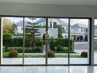 For sale 5 Beds house in Lat Krabang, Bangkok