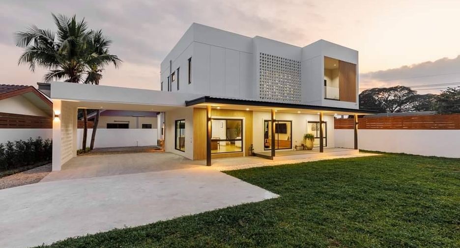 Haus zum Kauf mit 5 Zimmer in Saraphi, Chiang Mai
