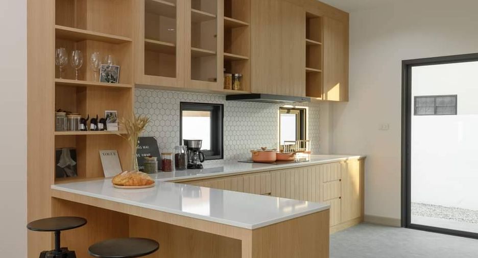 Haus zum Kauf mit 5 Zimmer in Saraphi, Chiang Mai