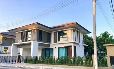 For rent 3 bedrooms house in San Kamphaeng, Chiang Mai