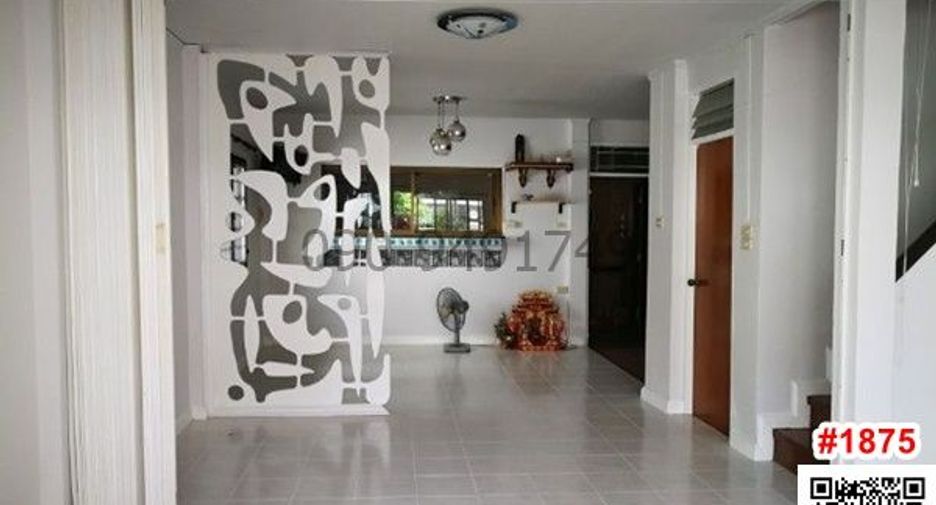 For rent 3 bedrooms condo in Wang Thonglang, Bangkok