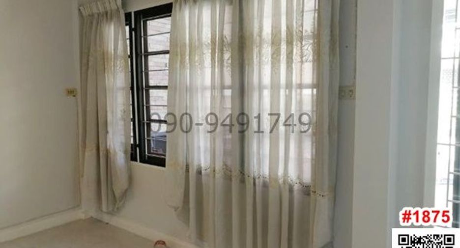 For rent 3 bedrooms condo in Wang Thonglang, Bangkok