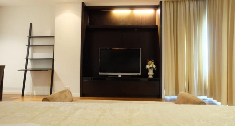 For rent 4 bedrooms condo in Pathum Wan, Bangkok