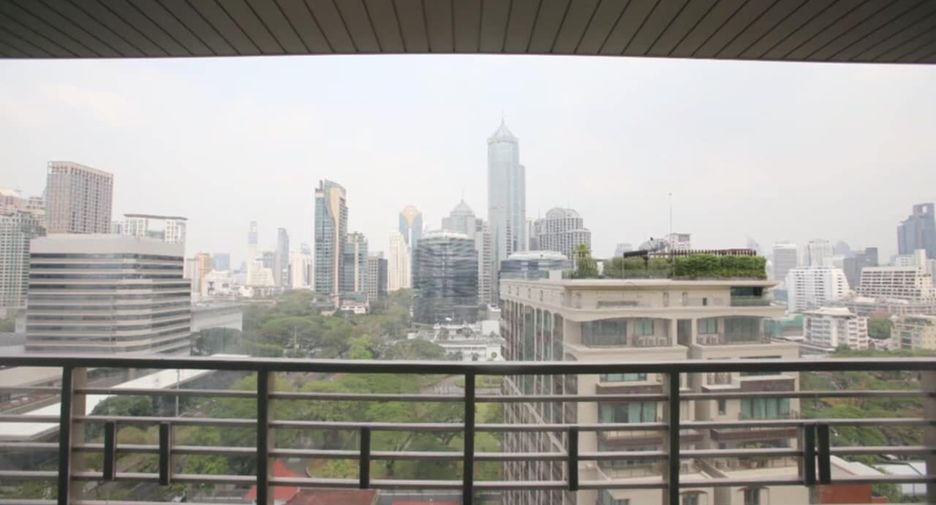 For rent 4 bedrooms condo in Pathum Wan, Bangkok