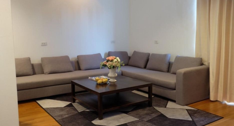 For rent 4 bedrooms condo in Pathum Wan, Bangkok