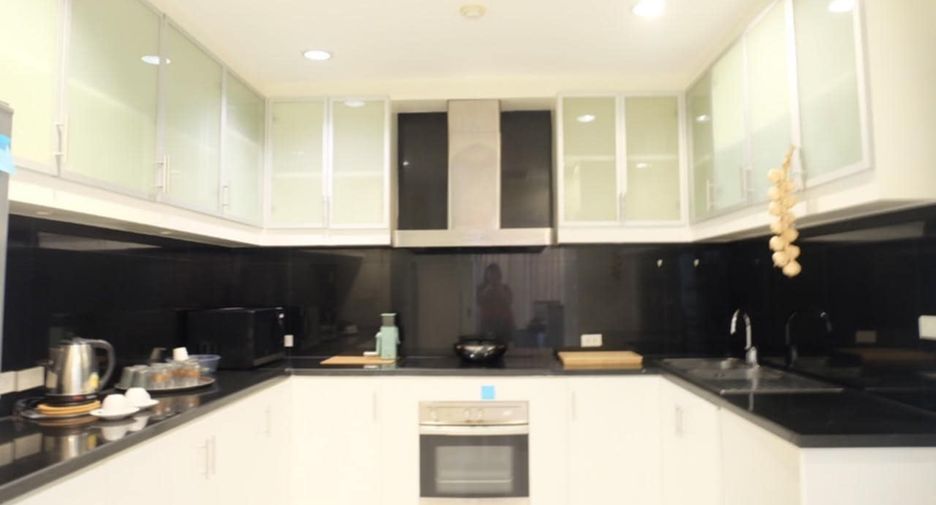 For rent 4 bedrooms condo in Pathum Wan, Bangkok