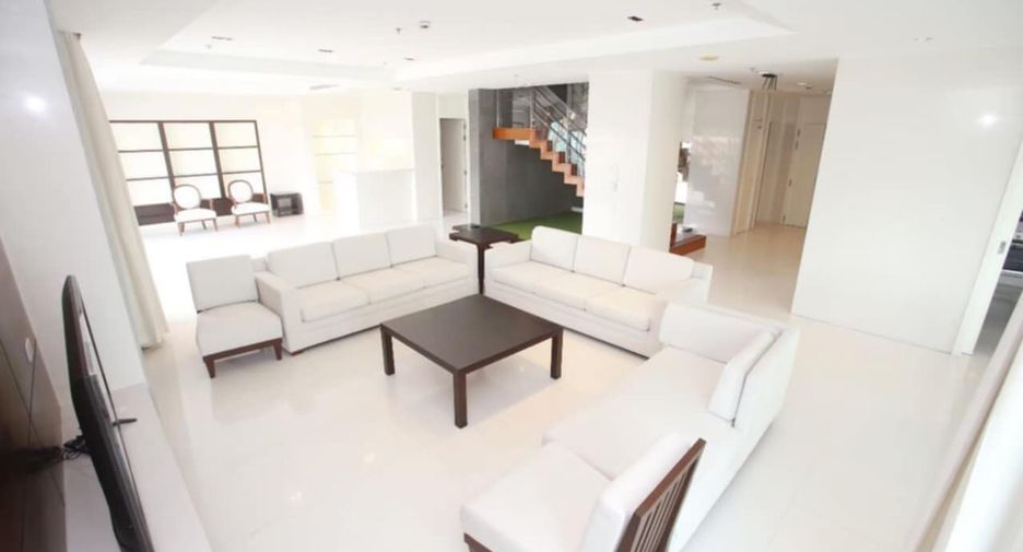 For rent 4 bedrooms condo in Pathum Wan, Bangkok