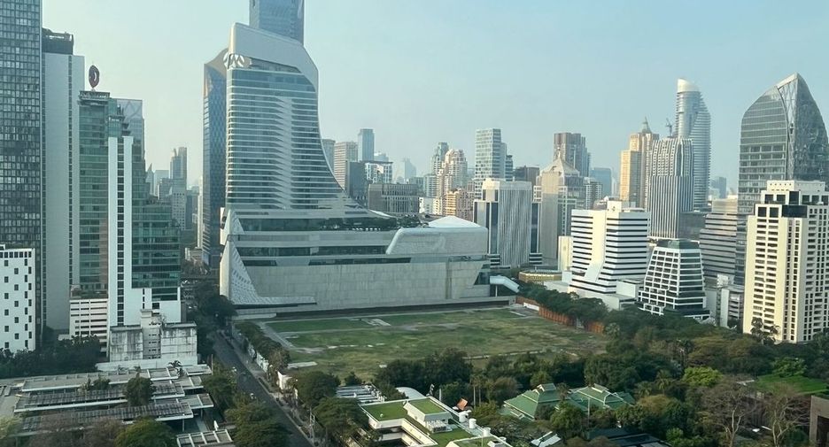 For rent 1 bed condo in Pathum Wan, Bangkok