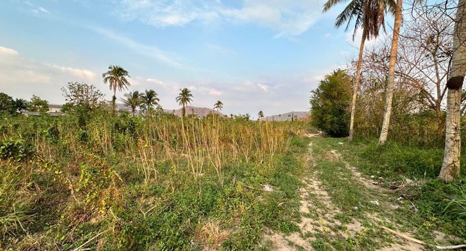 À vendre terrain à Si Racha, Chonburi