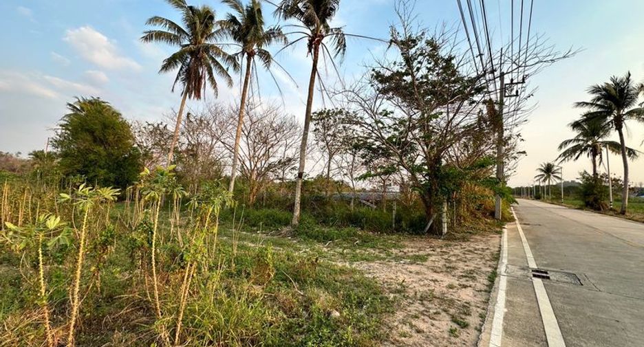 À vendre terrain à Si Racha, Chonburi
