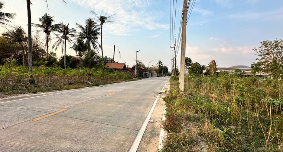 À vendre terrain à Si Racha, Chonburi
