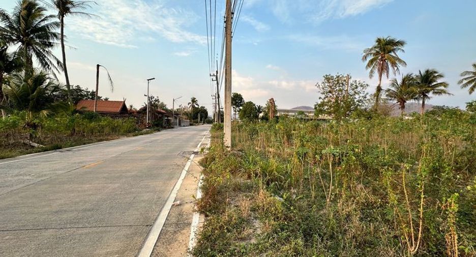 À vendre terrain à Si Racha, Chonburi