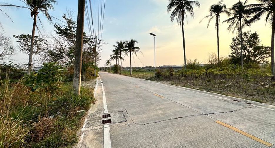À vendre terrain à Si Racha, Chonburi