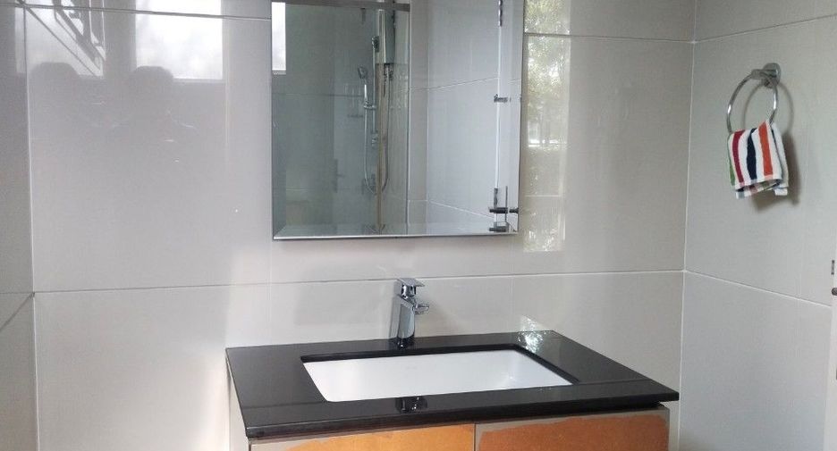 For sale 4 bedrooms house in Mueang Chiang Mai, Chiang Mai