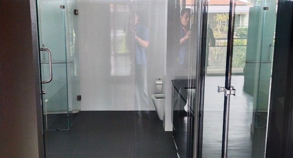 For sale 4 bedrooms house in Mueang Chiang Mai, Chiang Mai