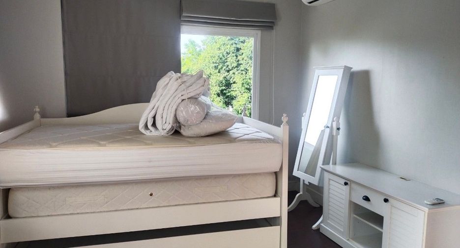 For sale 4 bedrooms house in Mueang Chiang Mai, Chiang Mai