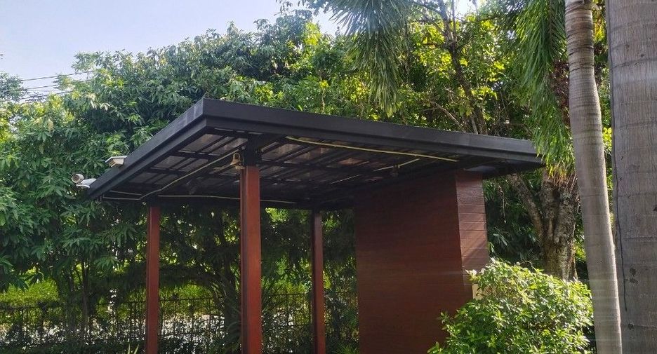 For sale 4 bedrooms house in Mueang Chiang Mai, Chiang Mai