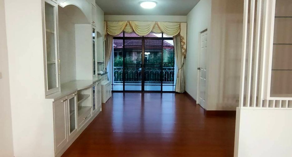 Haus zur Miete mit 4 Zimmer in Saraphi, Chiang Mai