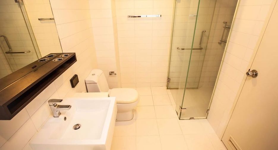 For rent 1 bed condo in Phaya Thai, Bangkok