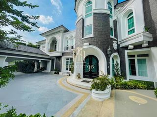For sale 5 Beds house in Taling Chan, Bangkok