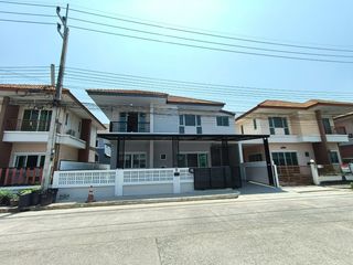 For sale 4 Beds house in Lam Luk Ka, Pathum Thani